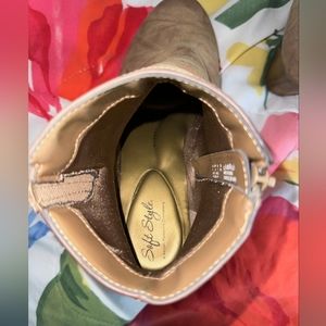 Women's Ankle Boots Soft Style Size 9